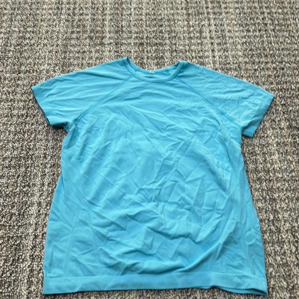 Athleta girl blue relaxed t-shirt in a kids large